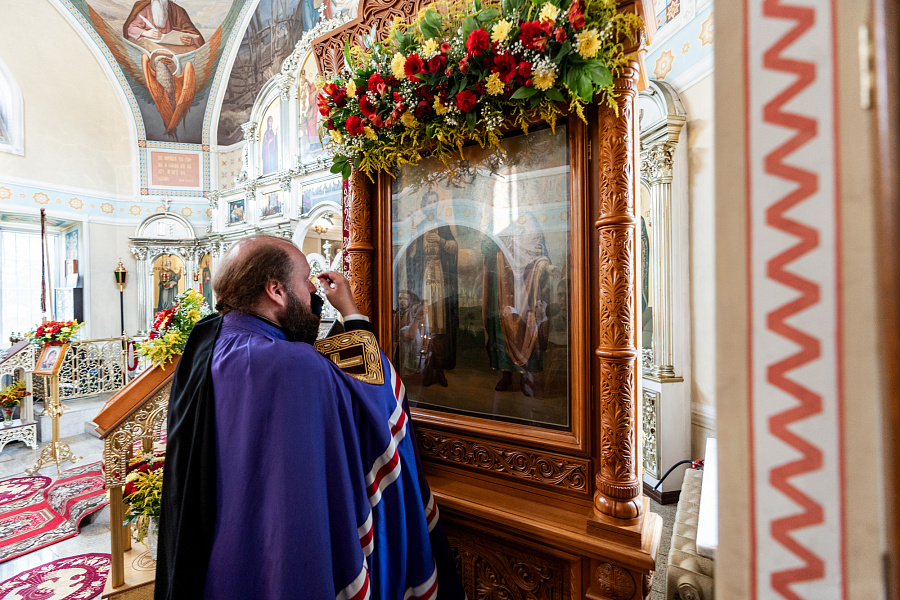 Архиерейское богослужение в Борисо-Глебском храме села Енино г.о. Серпухов